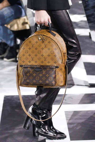 Look 75